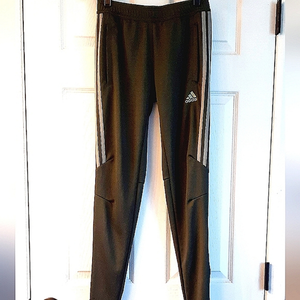 WOMEN'S ADIDAS SWEATS SIZE SMALL
